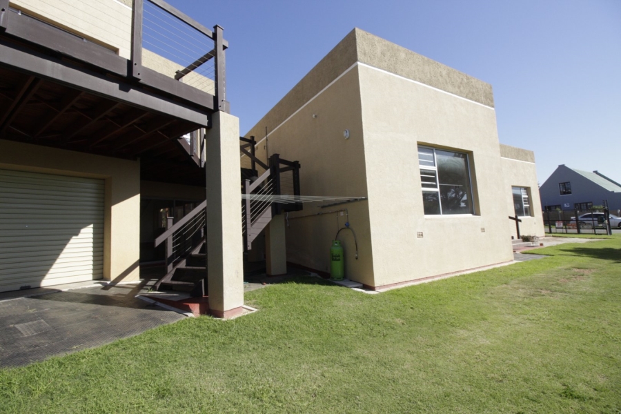 4 Bedroom Property for Sale in Wavecrest Eastern Cape
